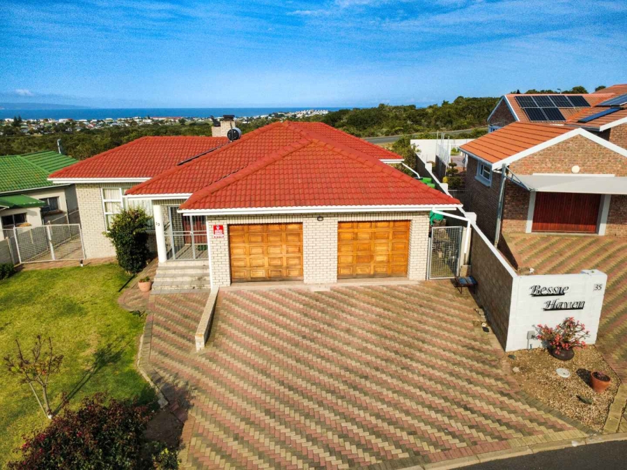 3 Bedroom Property for Sale in Stilbaai Wes Western Cape